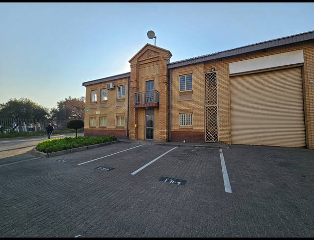 477M² WAREHOUSE TO LET IN LINBRO PARK